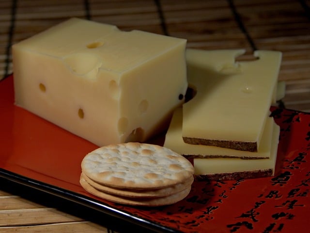 Emmenthal- Emmenthaler- Emmentaler